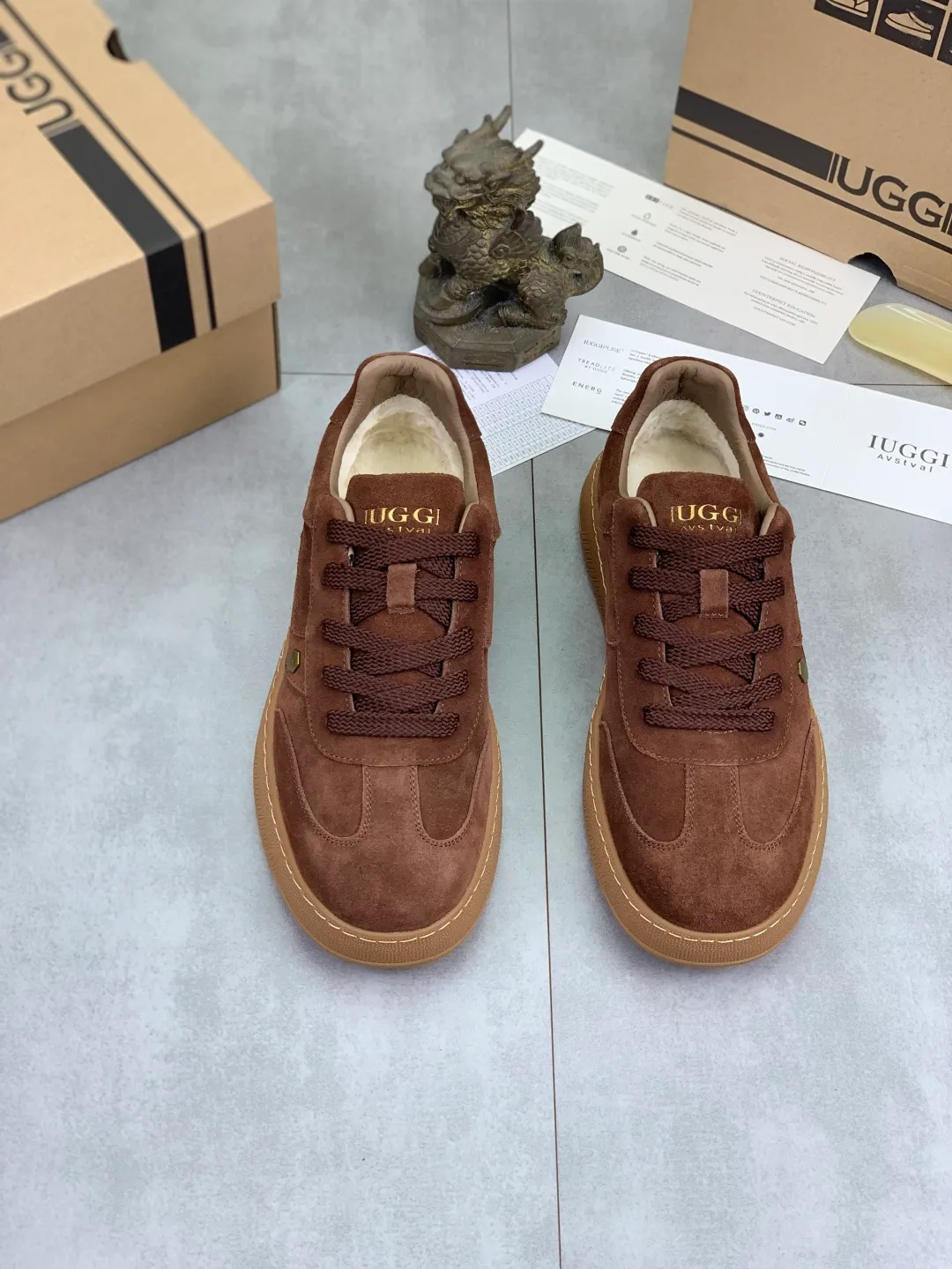 Men's shoes 💰P520 New arrival 🆕🆕🆕 26 new IUGGI men's moral training shoes Winter lace-up low-cut casual men's shoes Outer layer of cowhide, rubber outsole, lining with wool, comfortable and breathable💯 Versatile winter essentials👌 Transform your feet into the brightest "boy"❗️ Size: 39-44 Three colors